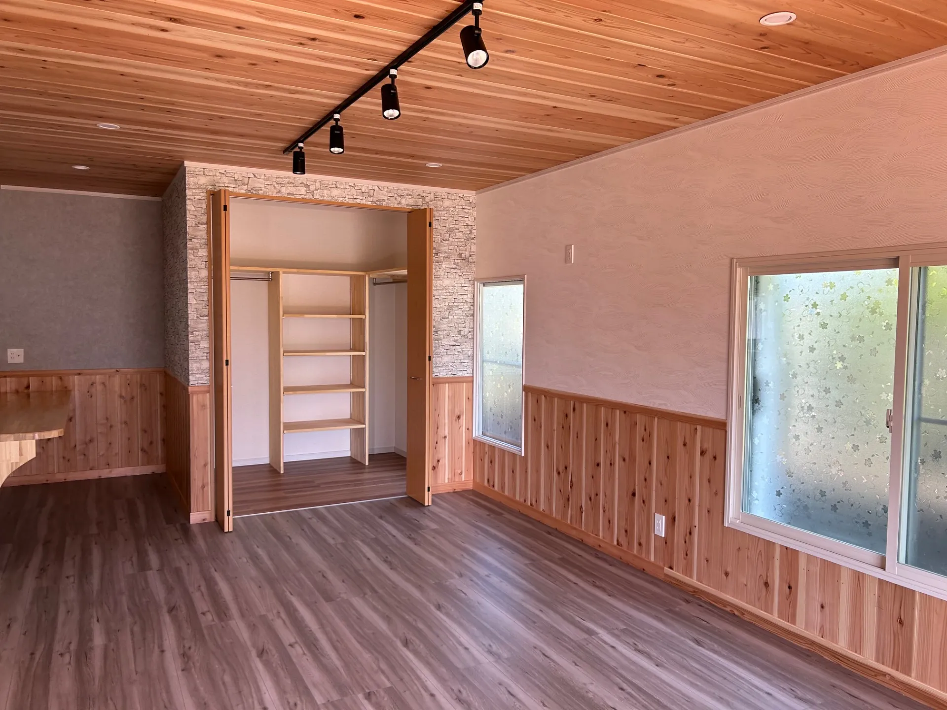 キッチン・居間・クローゼット